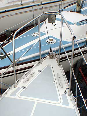 http://img242.imageshack.us/img242/5594/h59305foredeck.jpg